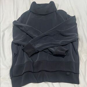 Lululemon softstreme turtleneck pullover